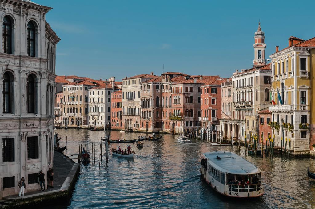 Boten op het water in Venetië